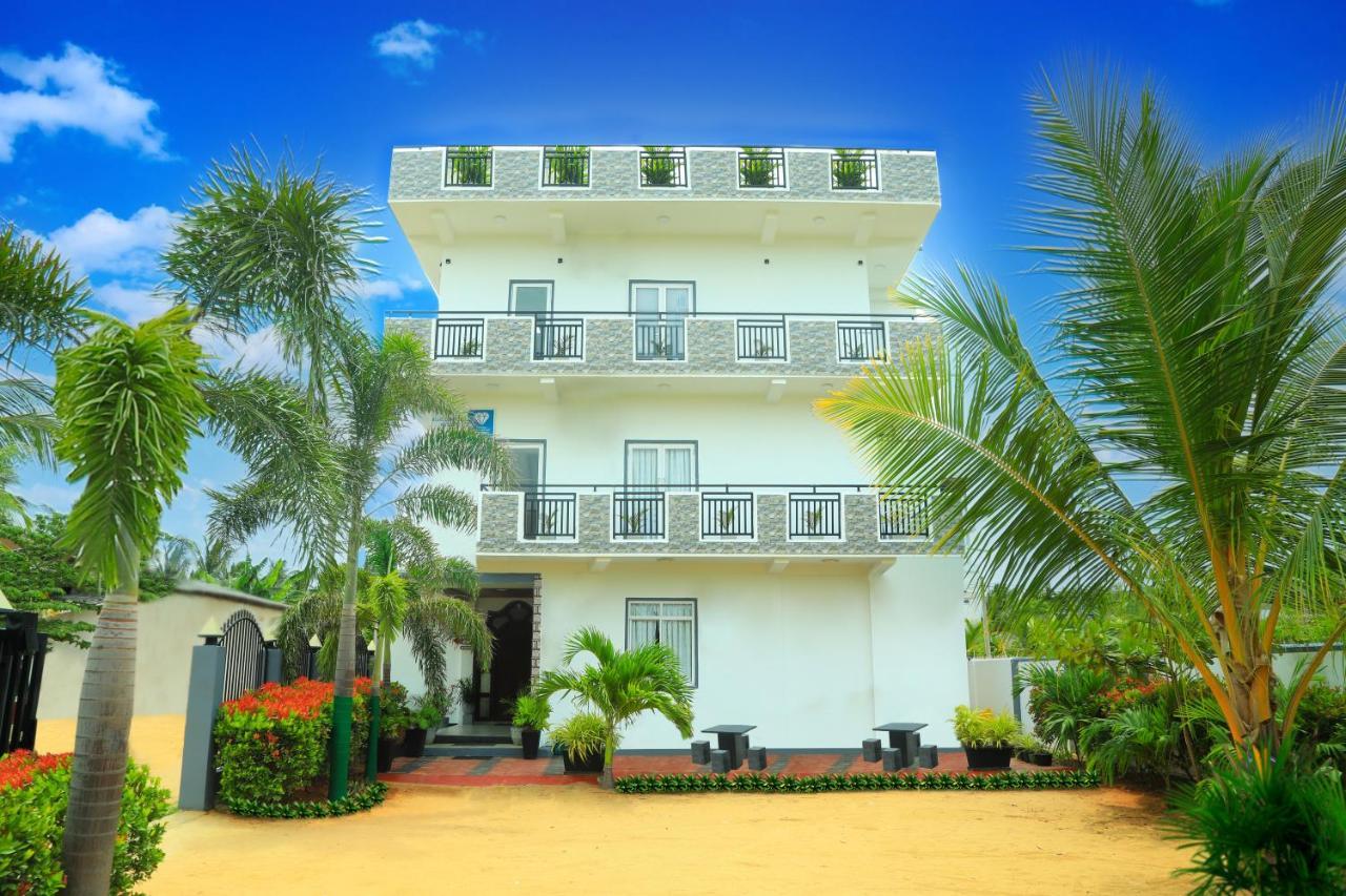 Blue Diamond Resort Trincomalee Extérieur photo